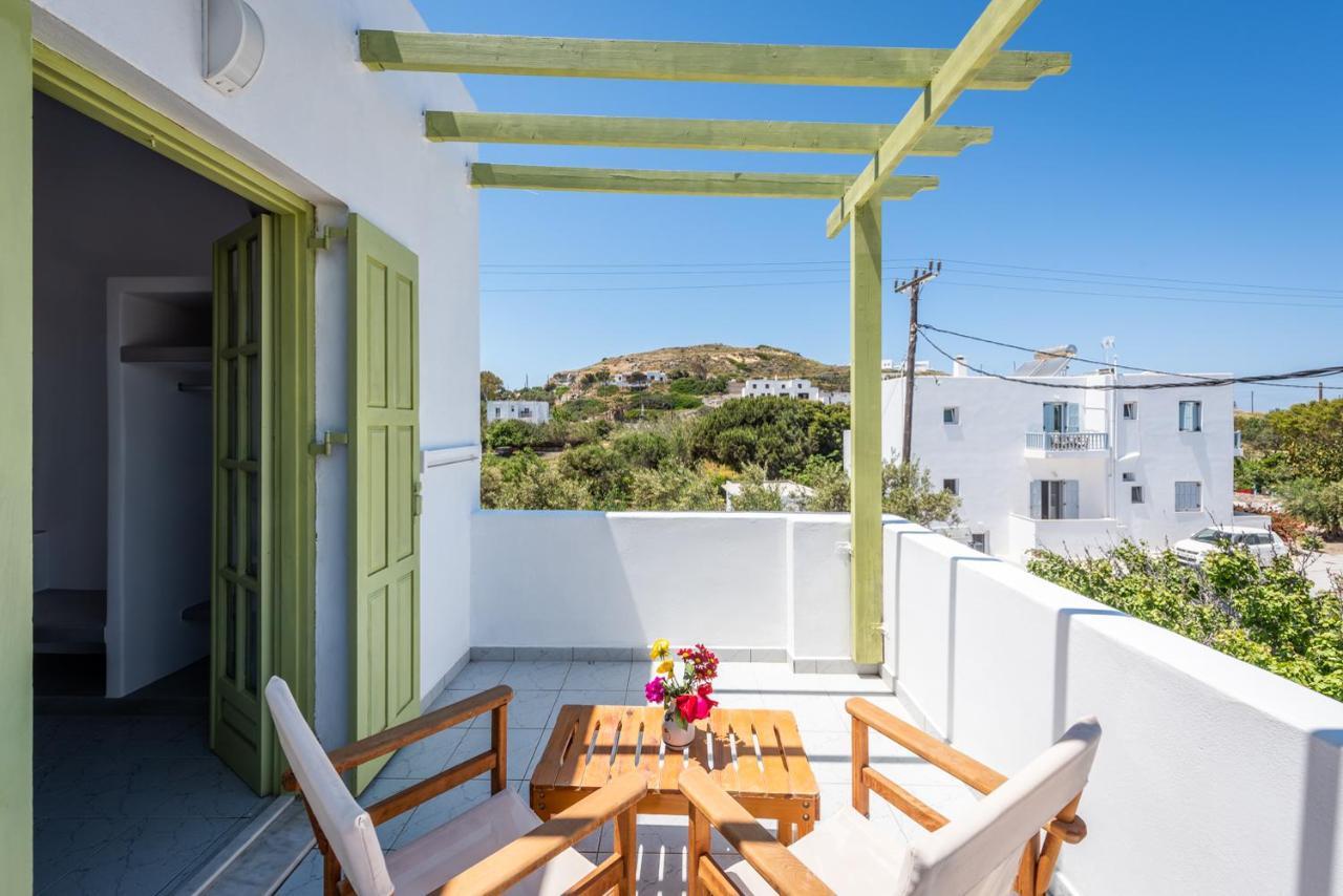 Pente Elies Milos Pollonia ภายนอก รูปภาพ