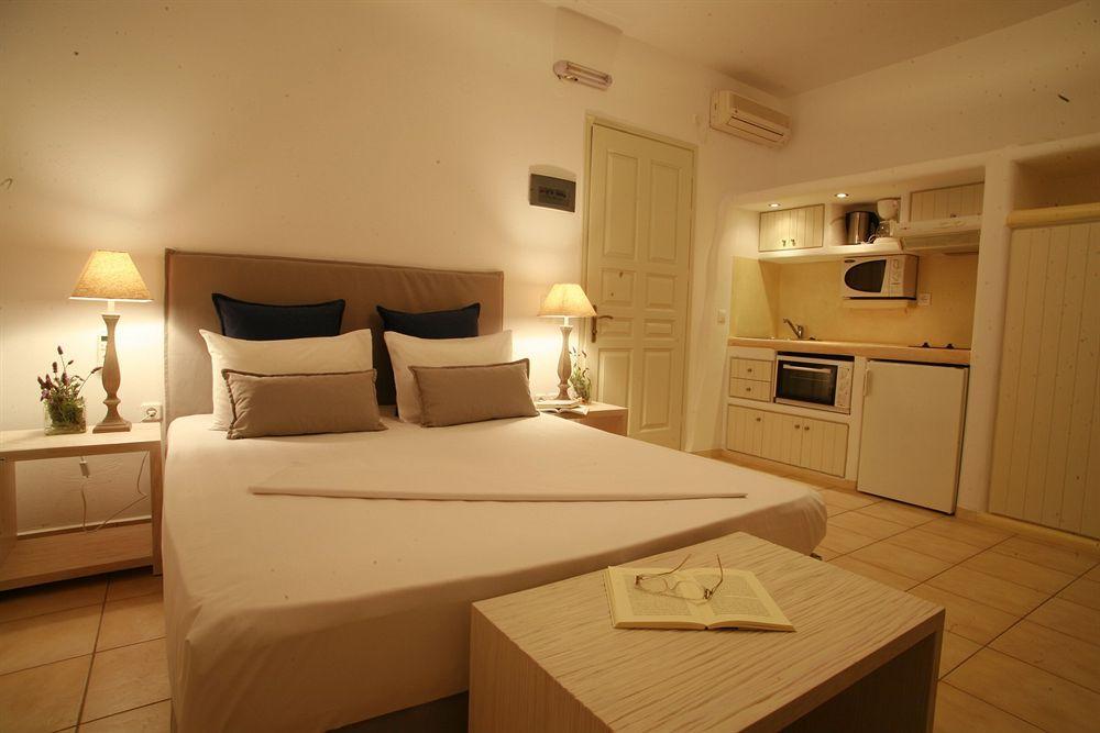 Pente Elies Milos Pollonia ภายนอก รูปภาพ